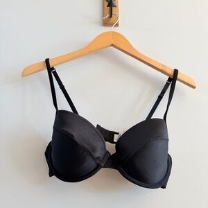 🖤 Hanes Classic Black Bra – Size 36C